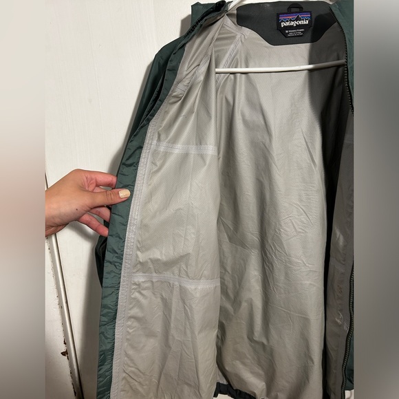 Patagonia Torentshell Rain Jacket Women’s Medium - Picture 6 of 6